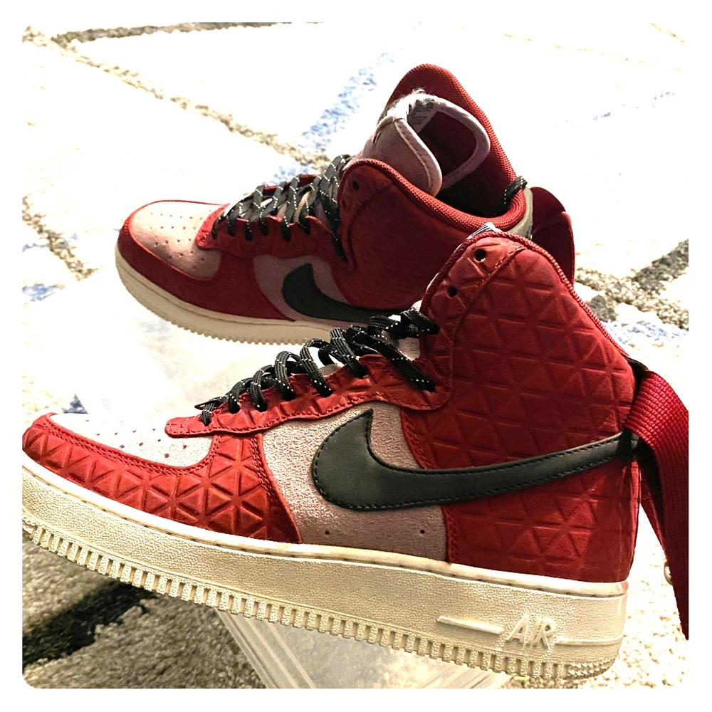 Women’s Air Force One. Size 9